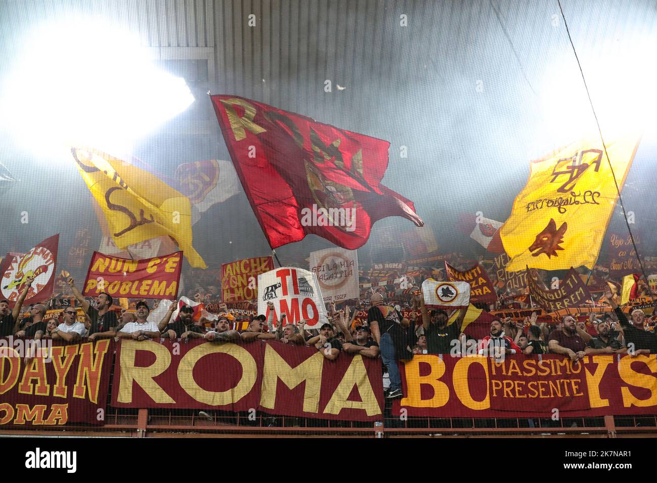 Bandiera a roma hi-res stock photography and images - Alamy