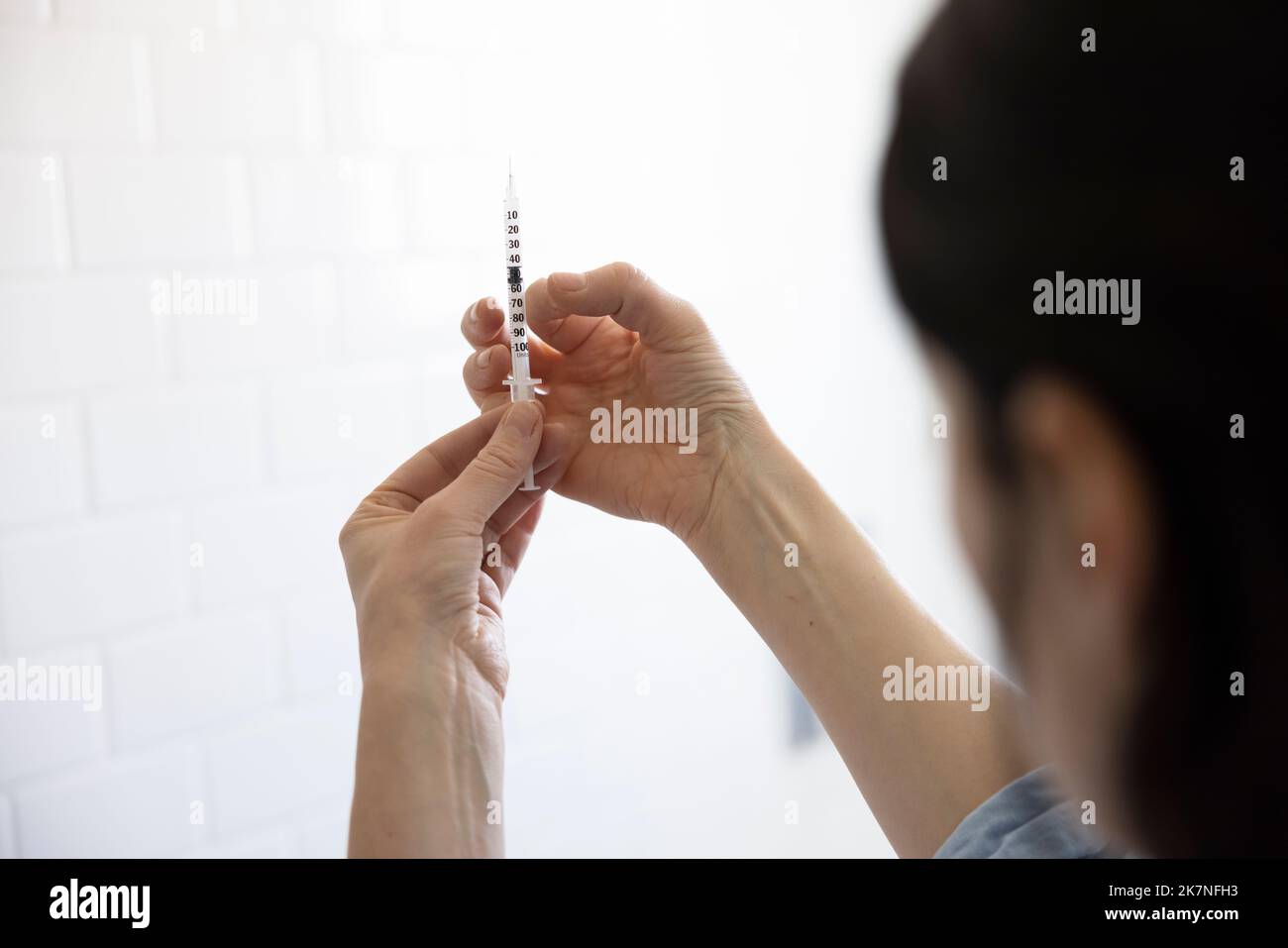 Woman with diabetes preparing insulin injection Stock Photo Alamy