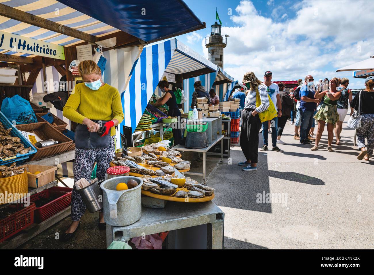 cancale-oyster-market-hi-res-stock-photography-and-images-alamy