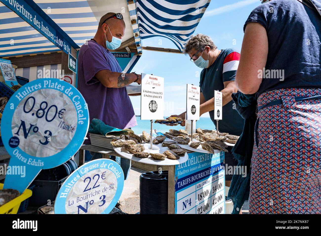 cancale-brittany-north-western-france-oyster-market-stock-photo-alamy