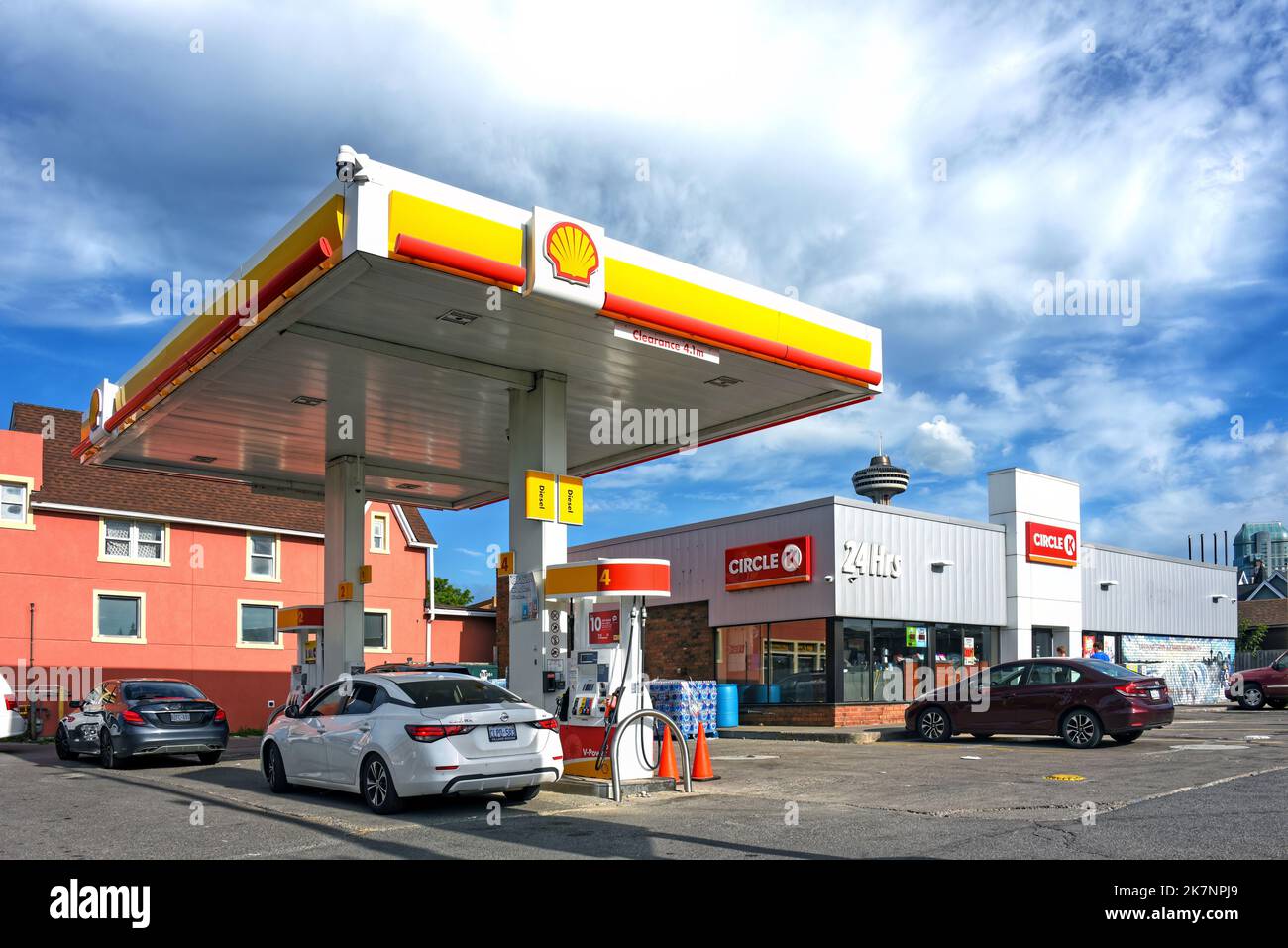Niagara Falls, Canada - August 13, 2022: Shell gas station and Circle K convenience store on Ferry Street, an area with a heavy tourist presence, on a Stock Photo