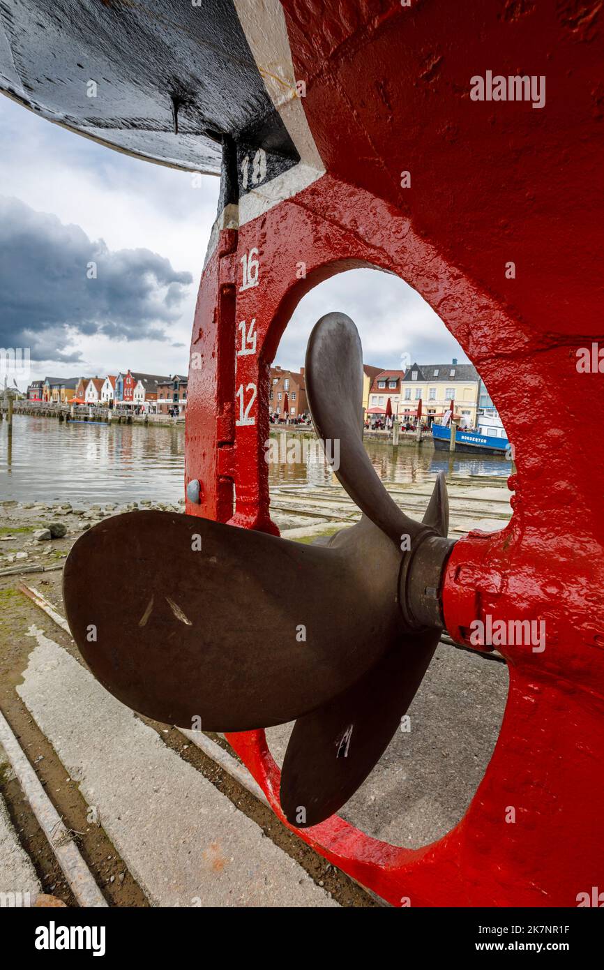 Ship's propeller of the buoy ship Hildegard at the inland port of Husum Stock Photo