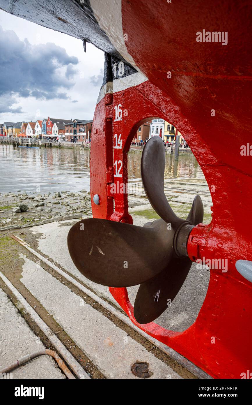 Ship's propeller of the buoy ship Hildegard at the inland port of Husum Stock Photo