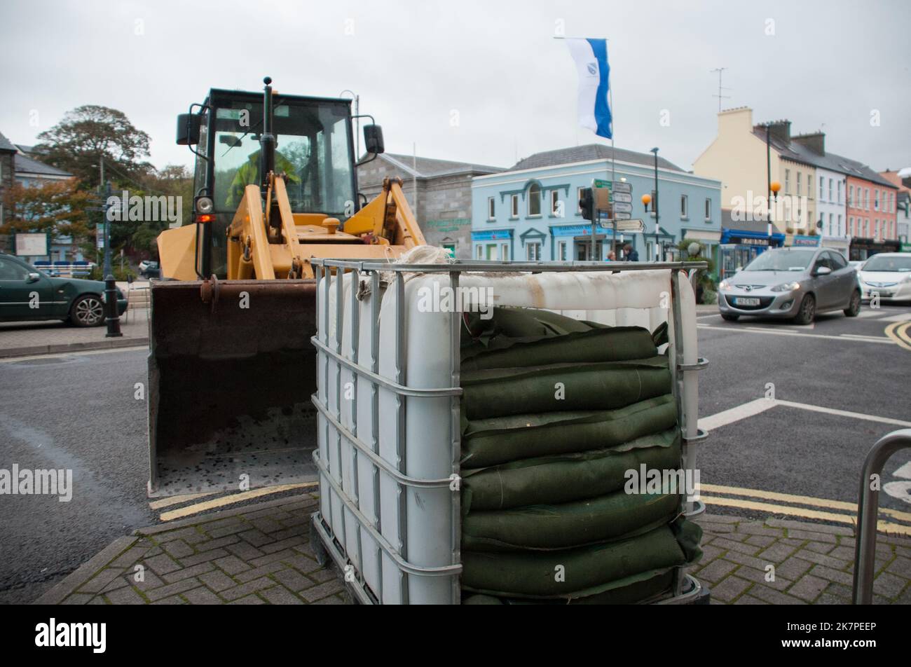 Bantry, West Cork, Ireland. 18th October, 2022. Bantry town prepares for Met Éireann Orange Weather Warning as the Cork County Council has advised to prepare for any possible flooding. Credit: Karlis Dzjamko/ Alamy Live News Stock Photo