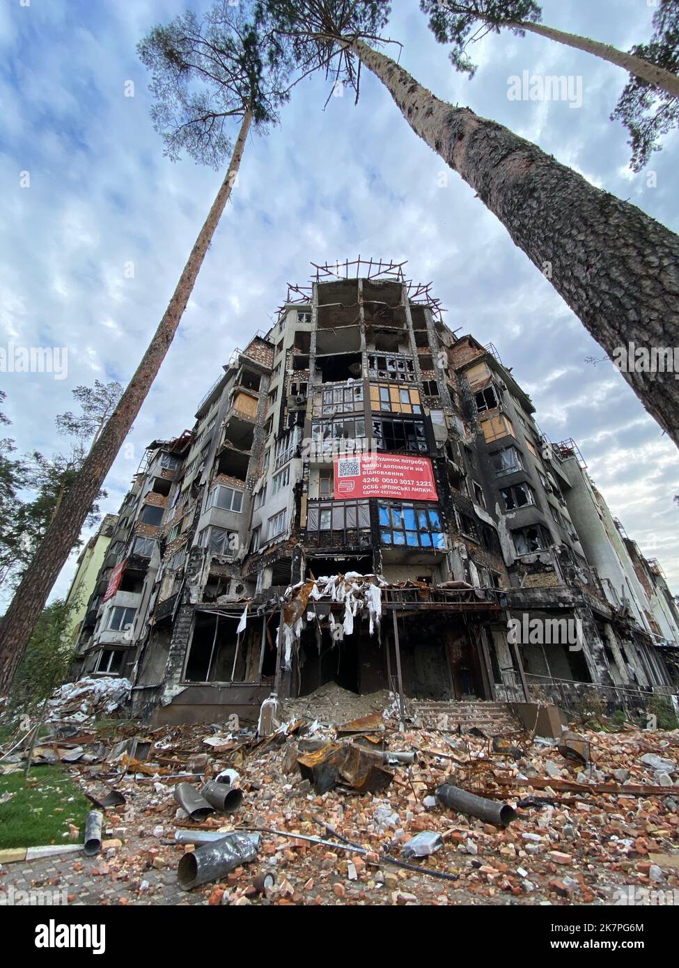 Bucha, Ukraine, 2022:Destroyed and damaged residential buildings in Butcha after Russia's invasion of Ukraine Stock Photo