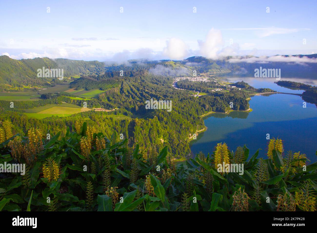 Portugal, Azores, Sao Miguel Island, Sete Cidades, Lagoa Verde, Lagoa Azul, Stock Photo
