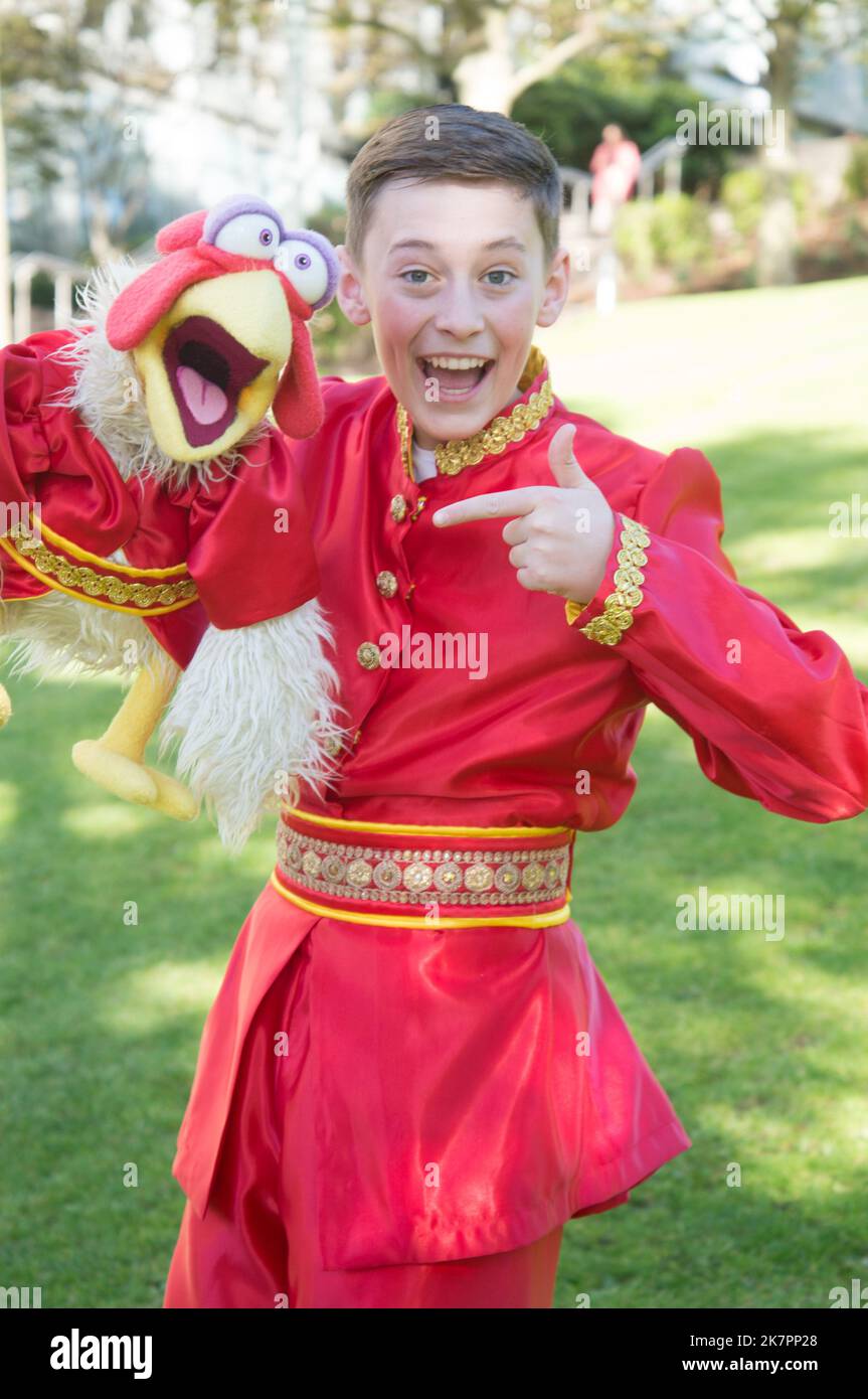 Jamie Leahey and Chuck, All star cast in sumptuous costumes at the