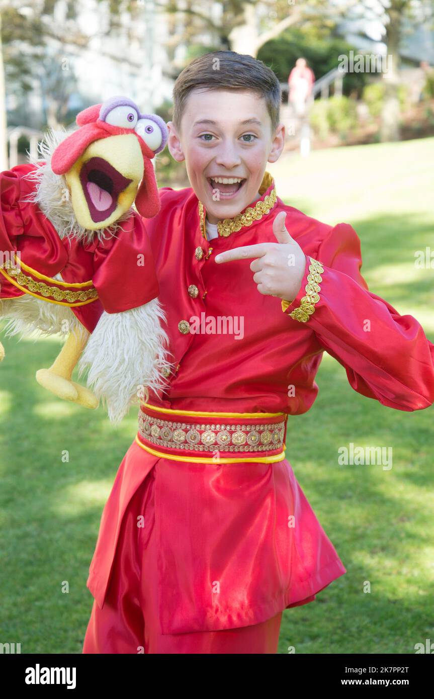 Jamie Leahey and Chuck, All star cast in sumptuous costumes at the