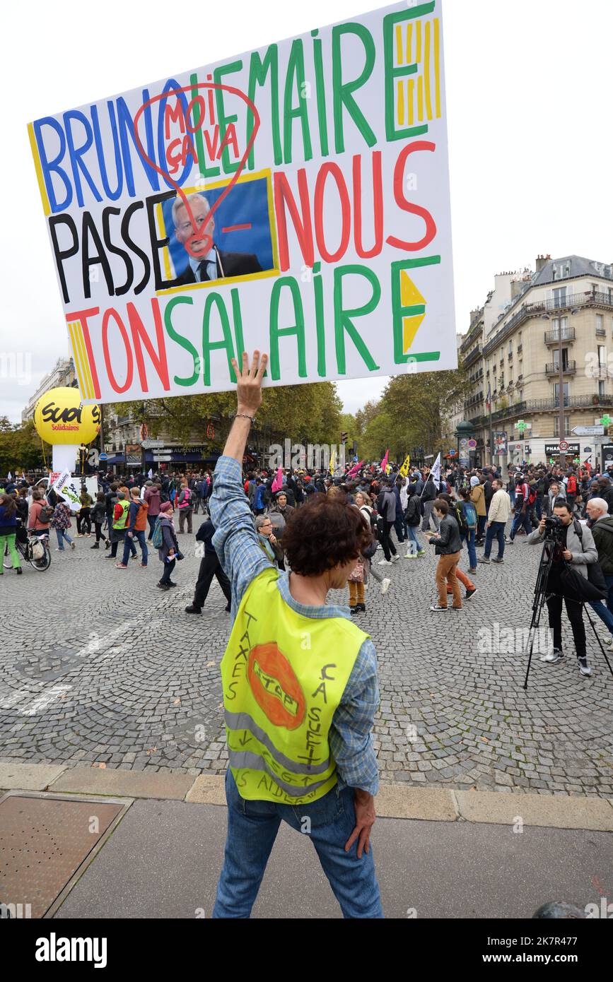 Day of strike and interprofessional protest for wage increases, here in Paris about 20,000 people are marching between Place d'Italie and  Invalides Stock Photo