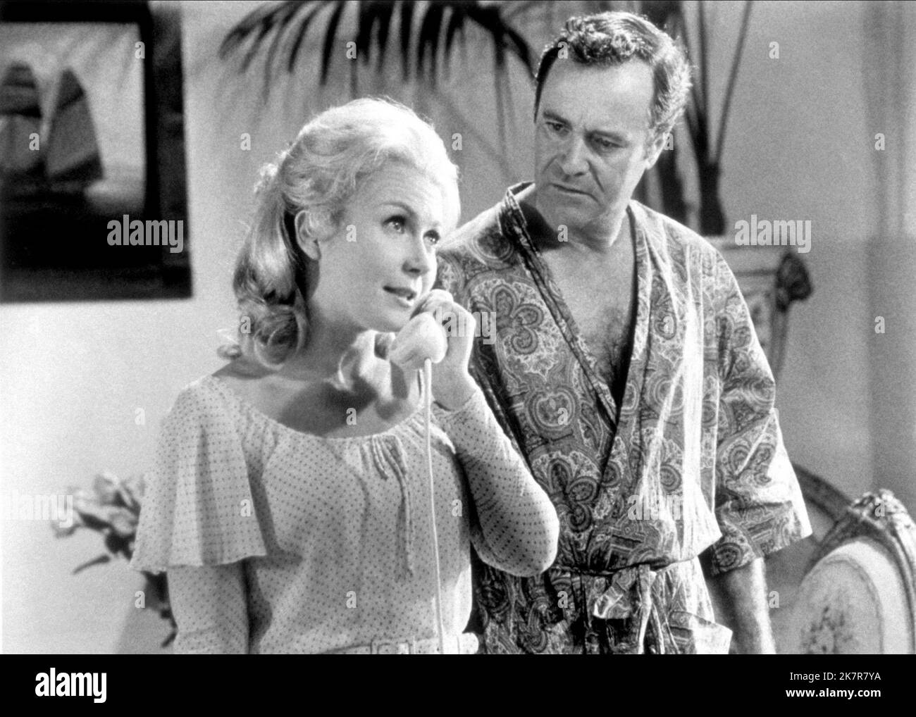 Juliet Mills & Jack Lemmon Film: Avanti! (USA/IT 1972) Characters: Pamela Piggott, Wendell Armbruster, Jr.  Director: Billy Wilder 17 December 1972   **WARNING** This Photograph is for editorial use only and is the copyright of UNITED ARTISTS and/or the Photographer assigned by the Film or Production Company and can only be reproduced by publications in conjunction with the promotion of the above Film. A Mandatory Credit To UNITED ARTISTS is required. The Photographer should also be credited when known. No commercial use can be granted without written authority from the Film Company. Stock Photo