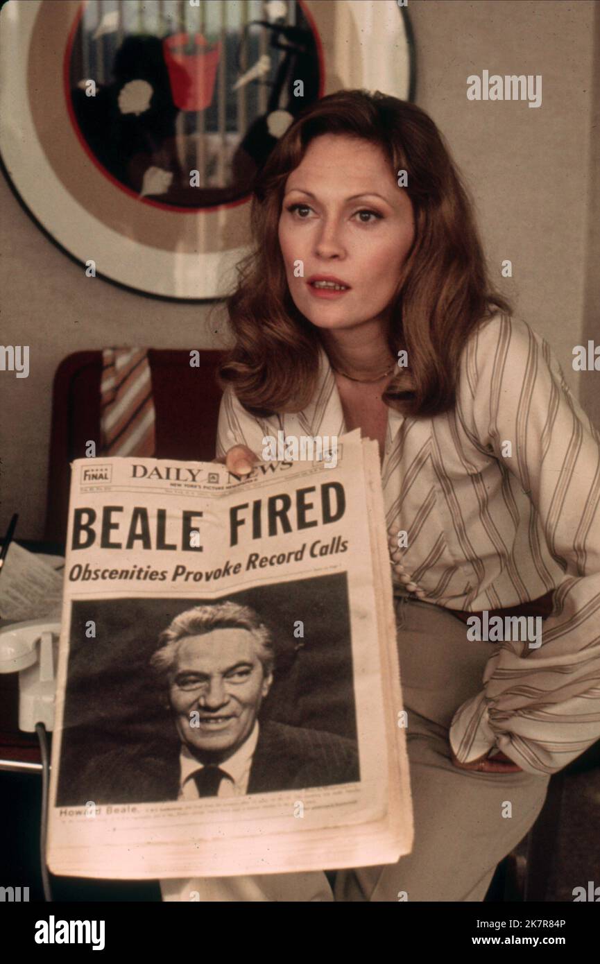 Faye Dunaway Film Network (1976) Characters: Diana Christensen Director:  Sidney Lumet 14 November 1976 **WARNING** This Photograph is for editorial  use only and is the copyright of UNITED ARTISTS and/or the Photographer