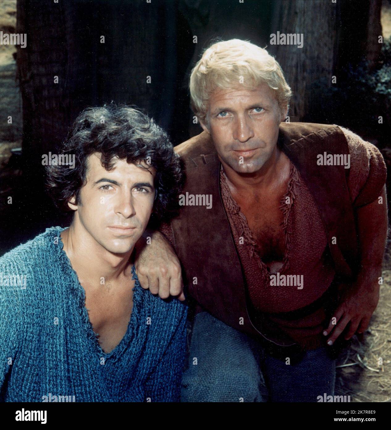 James Naughton & Ron Harper Television: Planet Of The Apes (1972) Characters: Pete Burke, Alan Virdon  13 October 1974   **WARNING** This Photograph is for editorial use only and is the copyright of 20TH CENTURY FOX TELEVISION and/or the Photographer assigned by the Film or Production Company and can only be reproduced by publications in conjunction with the promotion of the above Film. A Mandatory Credit To 20TH CENTURY FOX TELEVISION is required. The Photographer should also be credited when known. No commercial use can be granted without written authority from the Film Company. Stock Photo