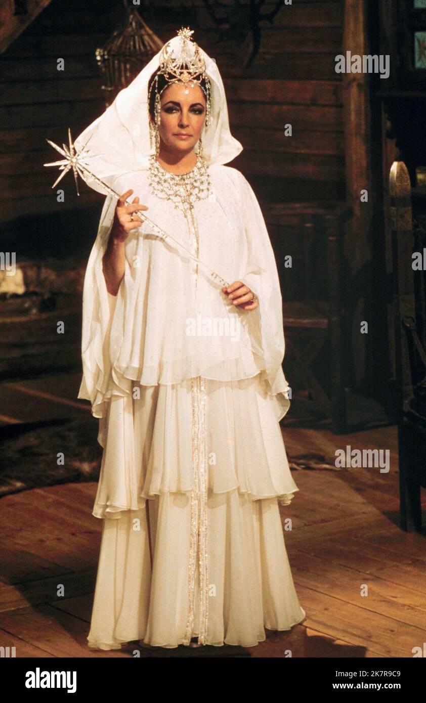 The love witch film hi-res stock photography and images - Alamy