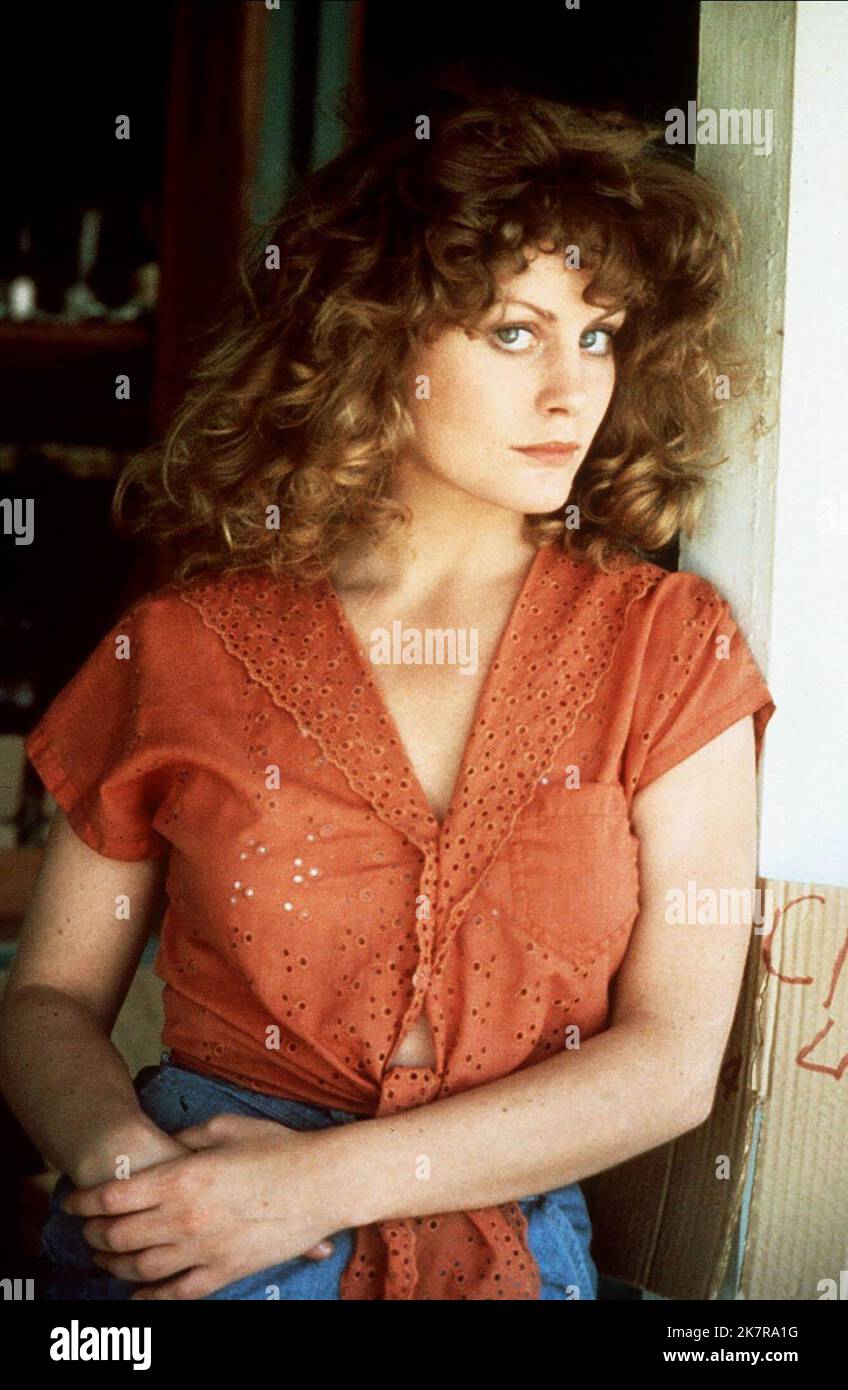 Beverly d'angelo 1970 hi-res stock photography and images - Alamy