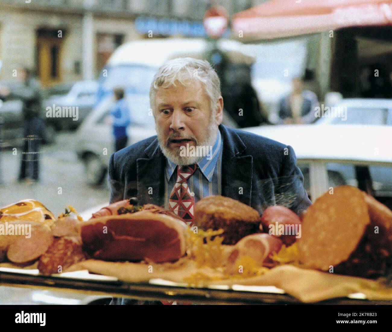Peter Ustinov Film: We'Ll Grow Thin Together (1976) Characters: Victor  15 August 1979   **WARNING** This Photograph is for editorial use only and is the copyright of ALPES CINEMA-LE and/or the Photographer assigned by the Film or Production Company and can only be reproduced by publications in conjunction with the promotion of the above Film. A Mandatory Credit To ALPES CINEMA-LE is required. The Photographer should also be credited when known. No commercial use can be granted without written authority from the Film Company. Stock Photo