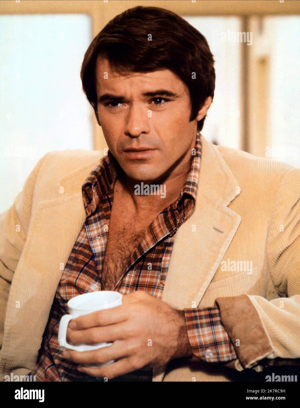Robert Urich Television: Vega$; Vegas (1975) Characters: dan tanna  Director: Michael Mann 20 September 1978   **WARNING** This Photograph is for editorial use only and is the copyright of AARON SPELLING PRODUCTIONS and/or the Photographer assigned by the Film or Production Company and can only be reproduced by publications in conjunction with the promotion of the above Film. A Mandatory Credit To AARON SPELLING PRODUCTIONS is required. The Photographer should also be credited when known. No commercial use can be granted without written authority from the Film Company. Stock Photo
