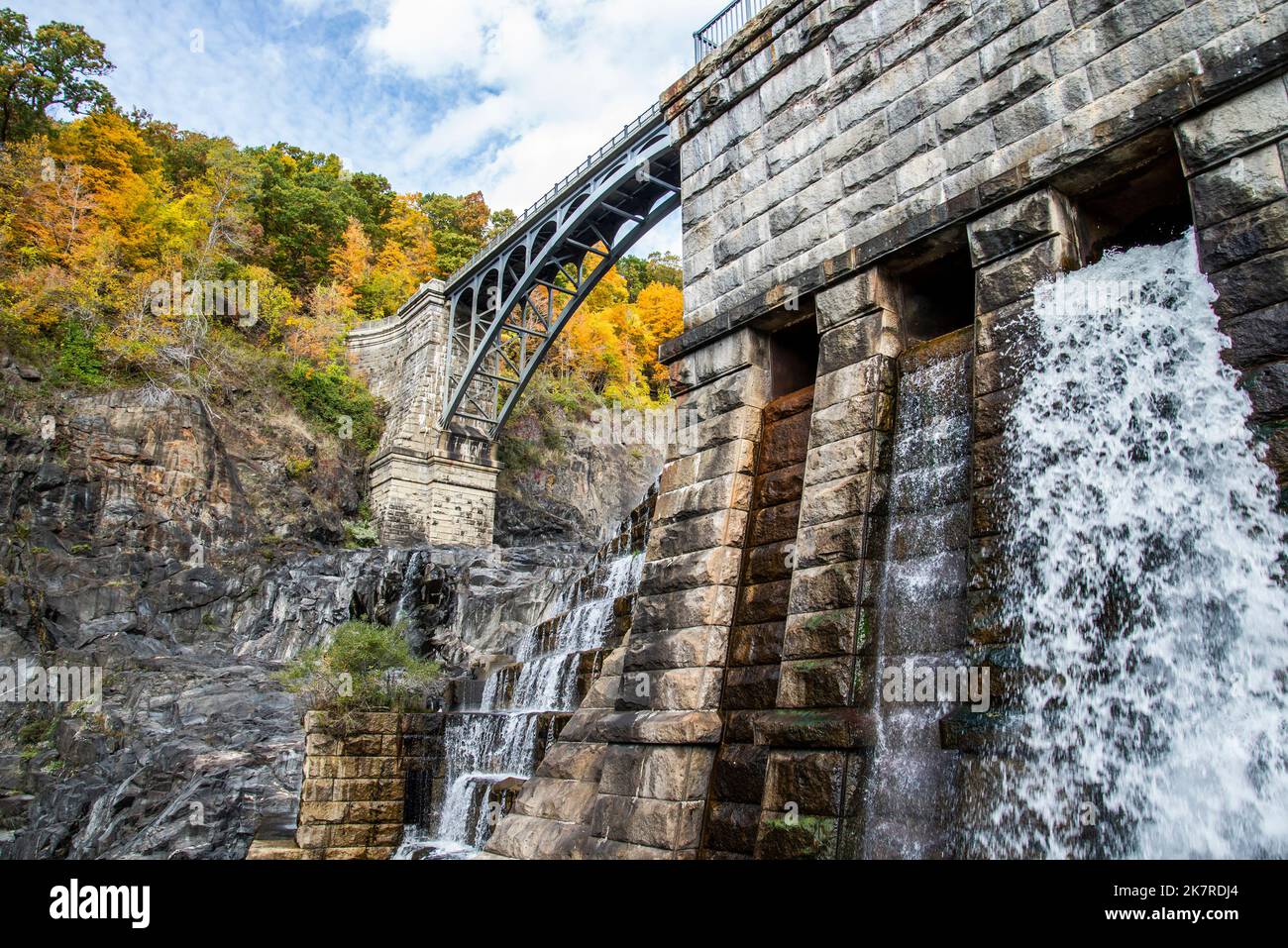 Hill new dam hi-res stock photography and images - Alamy