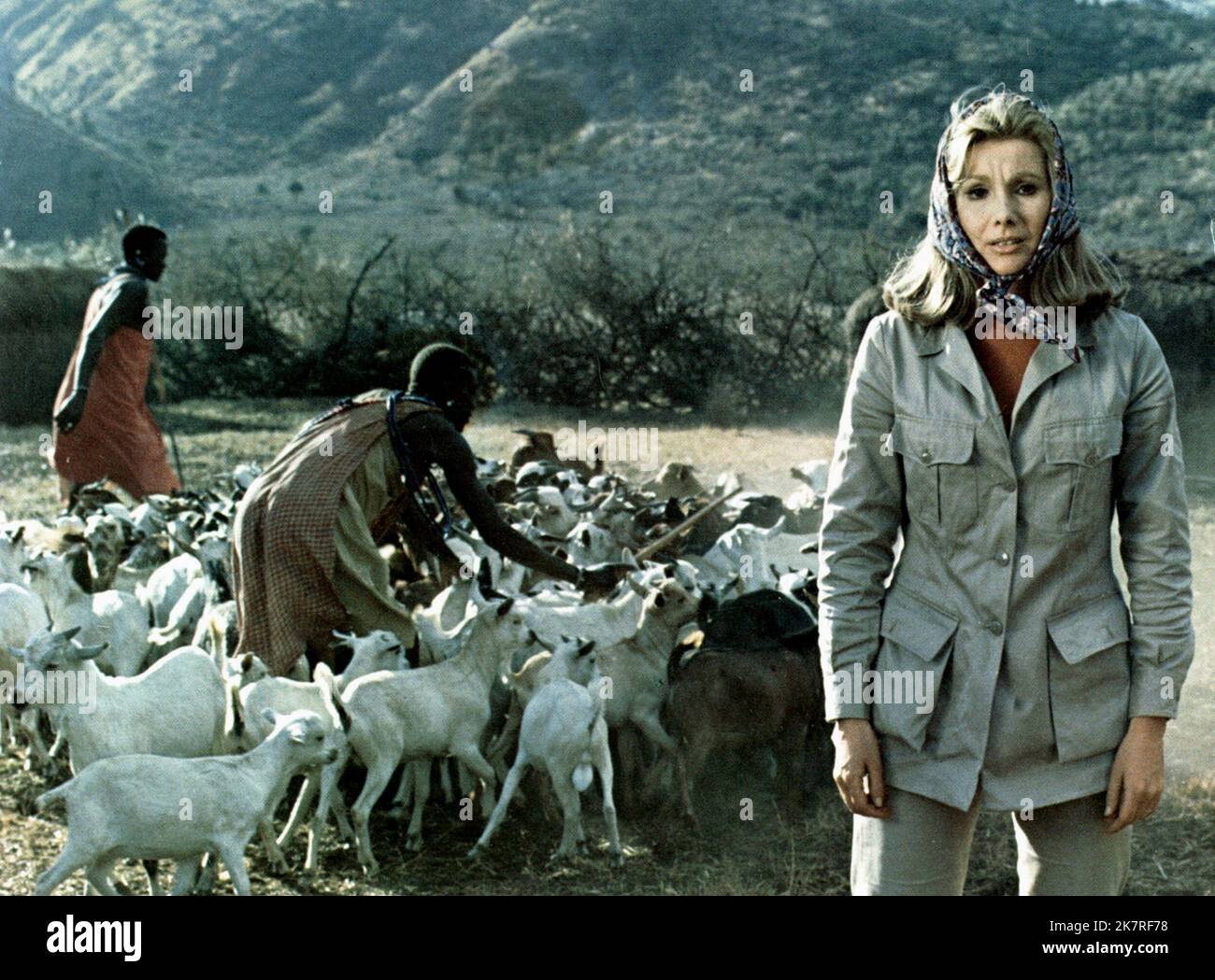 Susan Hampshire Film: Living Free (1970) Characters: Joy Adamson  Director: Jack Couffer 12 July 1972   **WARNING** This Photograph is for editorial use only and is the copyright of COLUMBIA PICTURES and/or the Photographer assigned by the Film or Production Company and can only be reproduced by publications in conjunction with the promotion of the above Film. A Mandatory Credit To COLUMBIA PICTURES is required. The Photographer should also be credited when known. No commercial use can be granted without written authority from the Film Company. Stock Photo