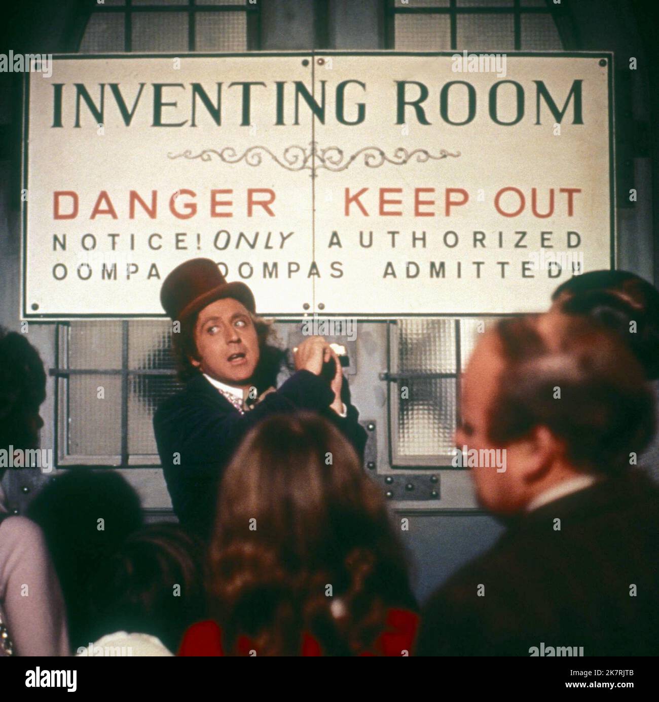 Willy wonka the chocolate factory hi-res stock photography and images -  Page 5 - Alamy, image size:1300x1386