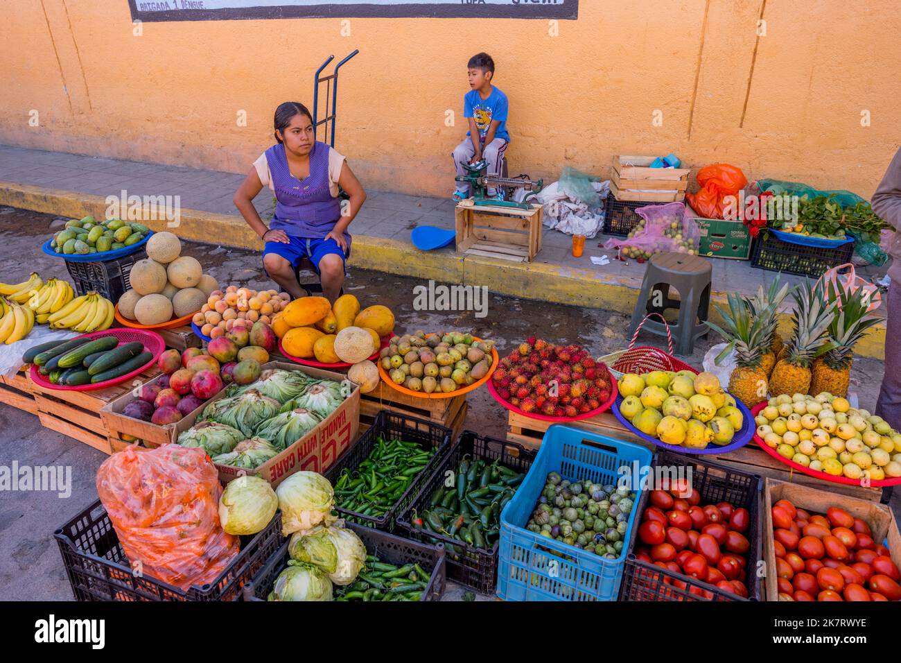 A produce stand on the daily market in Teotitlan del Valle, a small town in the Valles Centrales Region near Oaxaca, southern Mexico. Stock Photo