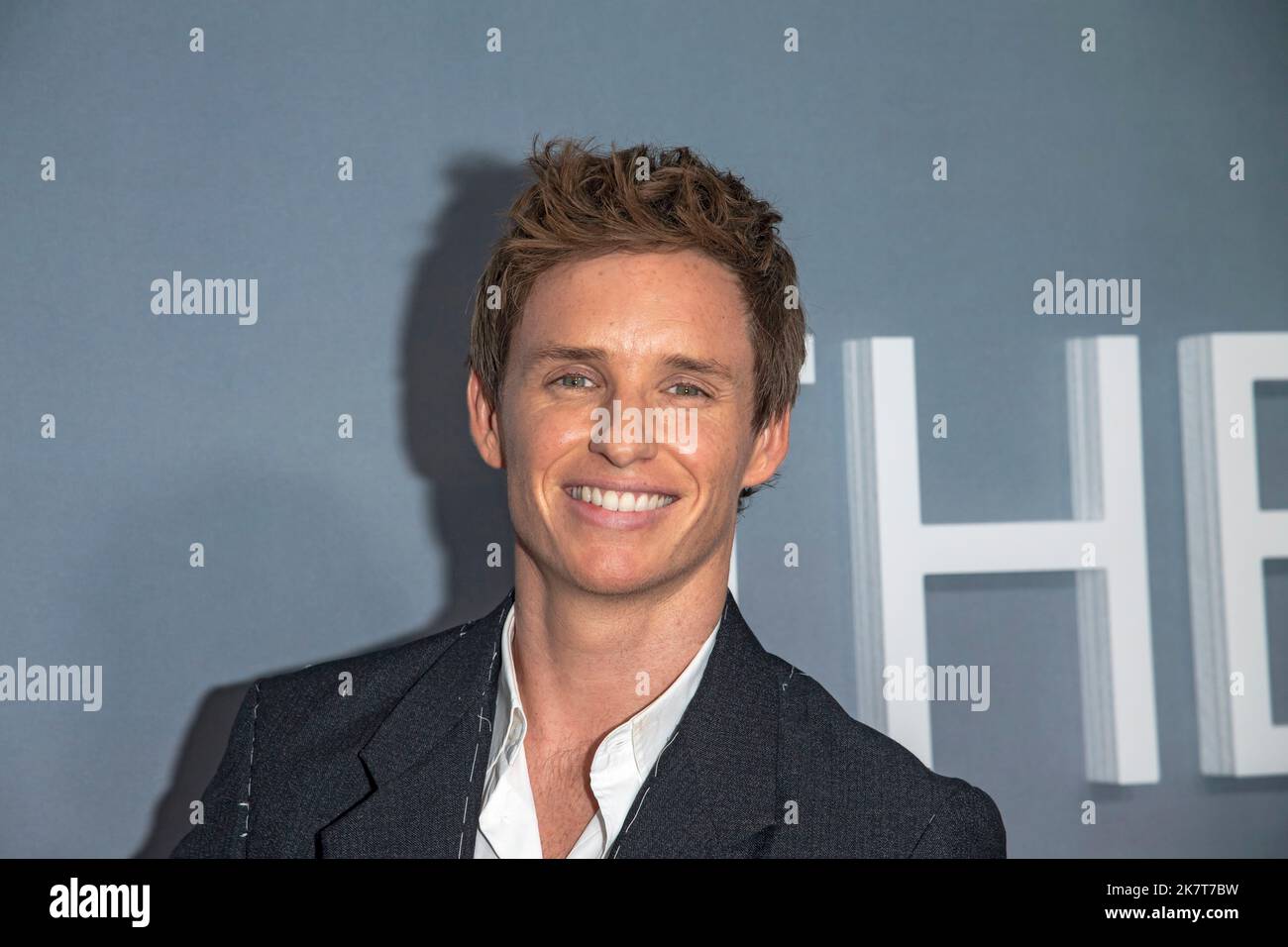 NEW YORK, NEW YORK OCTOBER 18 Eddie Redmayne attends Netflix's "The