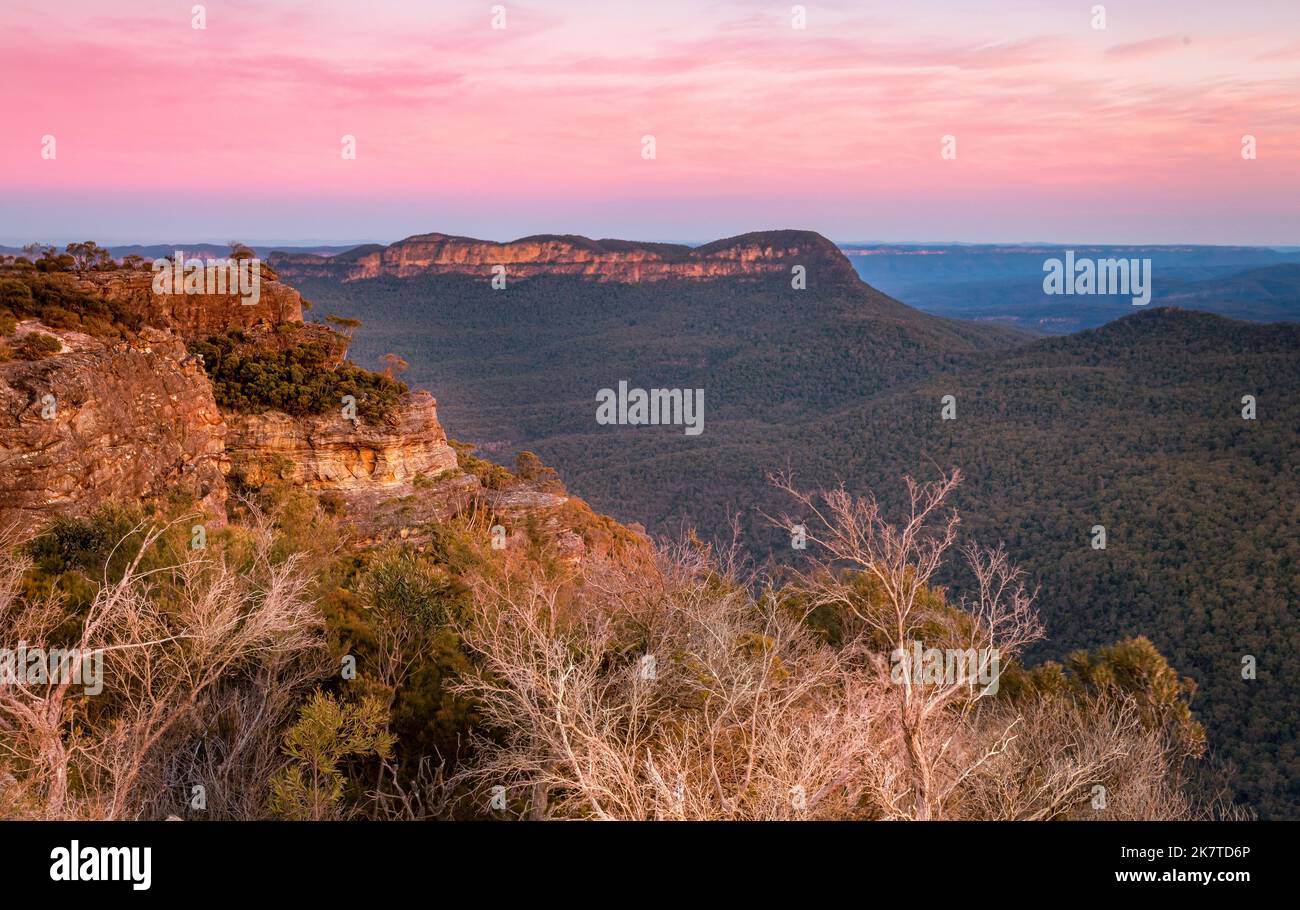 Scenic unfenced views of Blue Mountains and the Jamison Valley across to Mount Solitary. Stock Photo