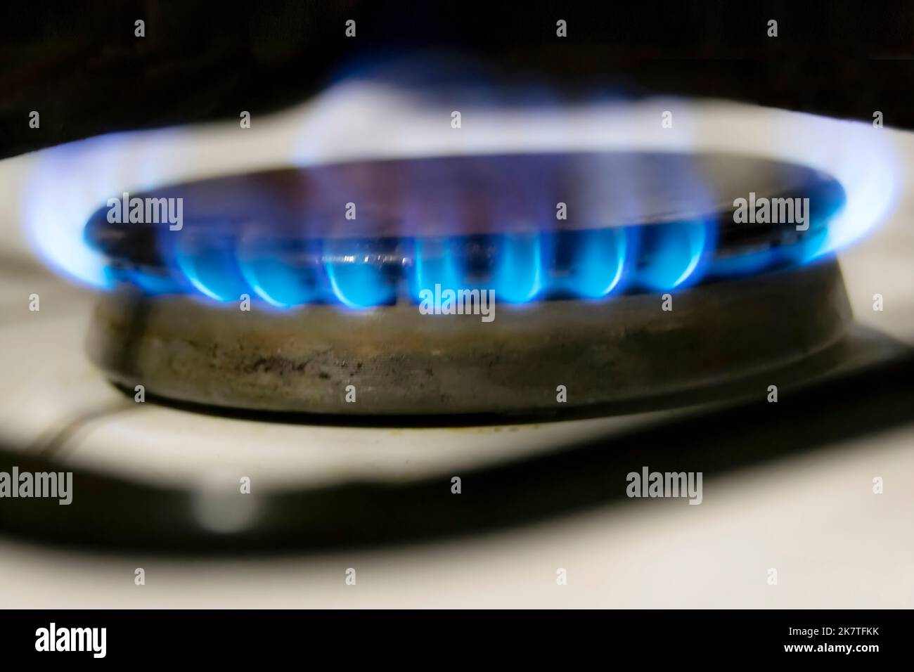 https://c8.alamy.com/comp/2K7TFKK/blue-fire-in-gas-burner-natural-gas-burning-on-kitchen-gas-stove-global-energy-crisis-concept-panel-from-steel-with-gas-ring-burner-on-dark-2K7TFKK.jpg
