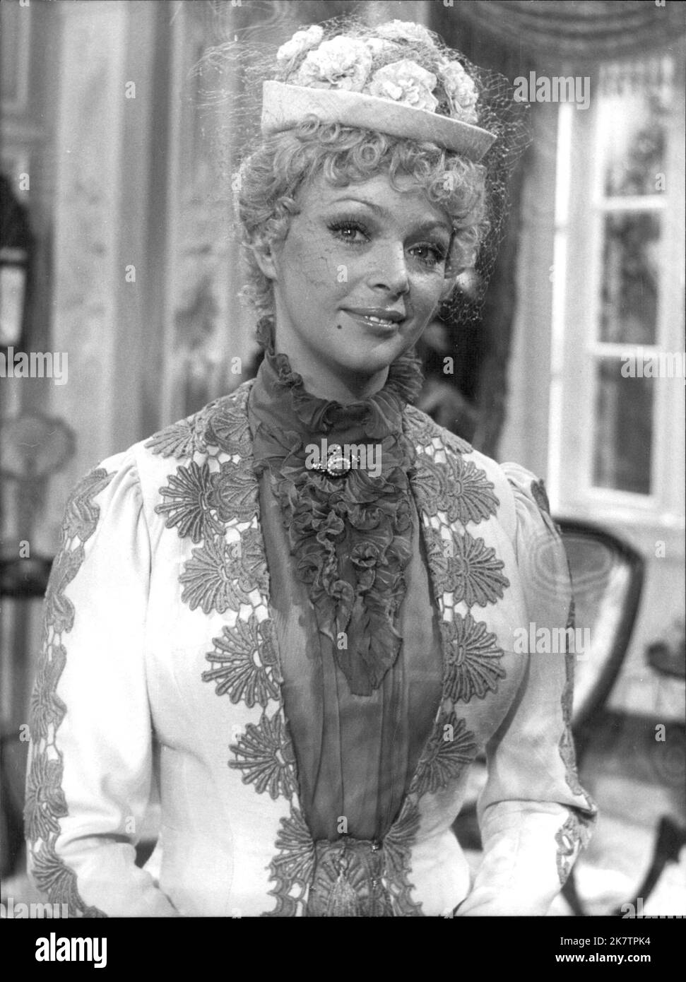 Der Abgeordnete von Bombignac (1977) - Helene (Barbara Schöne) ist die hübsche Frau des Grafen Chantelaur. Stock Photo