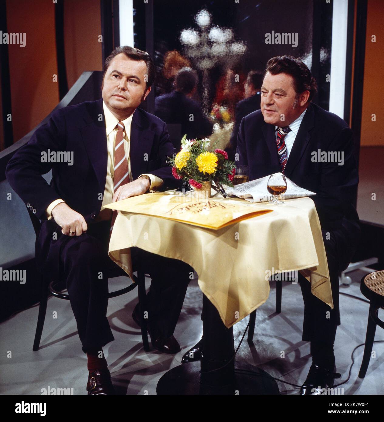 Peter Alexander präsentiert Spezialitäten, Showserie, Deutschland/Österreich 1969 - 1978, Sendung vom 28. November 1974, Mitwirkende: Eduard Zimmermann, Franz Josef Strauß Stock Photo