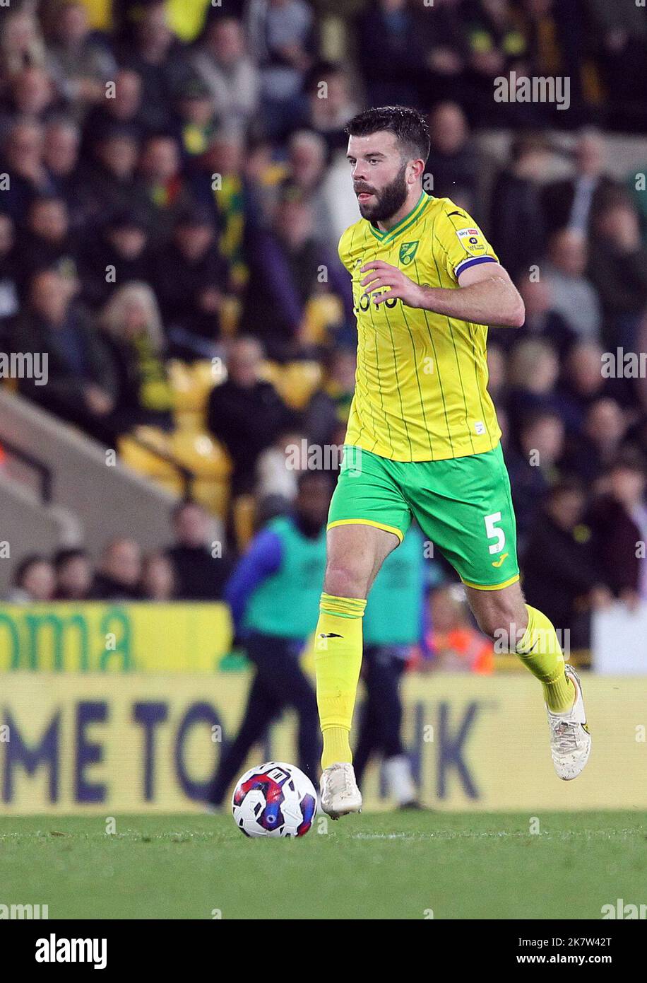 Norwich, UK. 18th Oct, 2022. Grant Hanley of Norwich City runs with the ball during the Sky Bet Championship match between Norwich City and Luton Town at Carrow Road on October 18th 2022 in Norwich, England. (Photo by Mick Kearns/phcimages.com) Credit: PHC Images/Alamy Live News Stock Photo