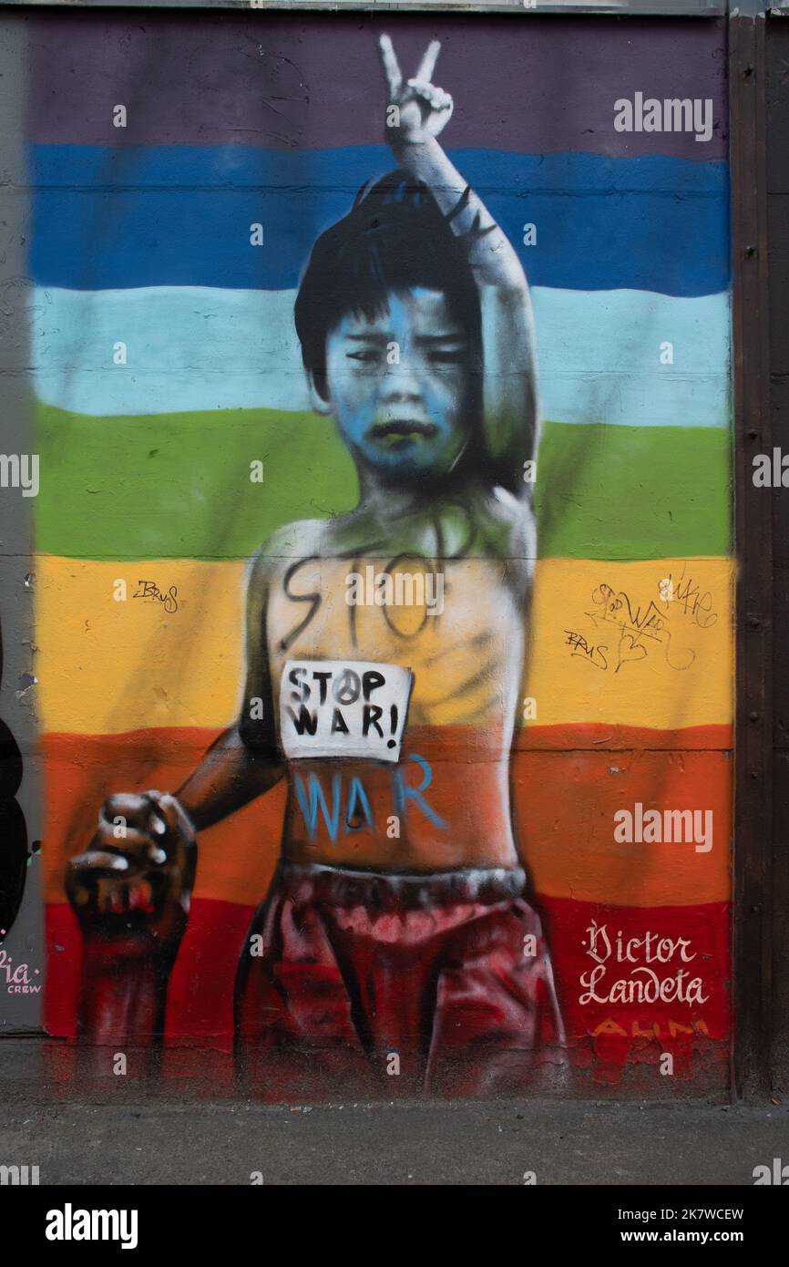 Stop war Graffiti mural in the RAW Gelände, Friedrichshain, Berlin Stock Photo