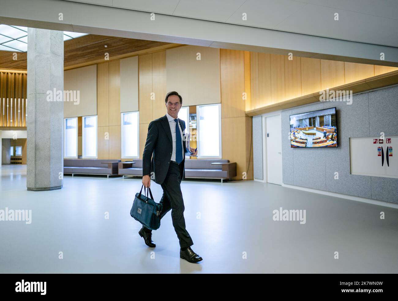 2022 formal attire hi-res stock photography and images - Alamy