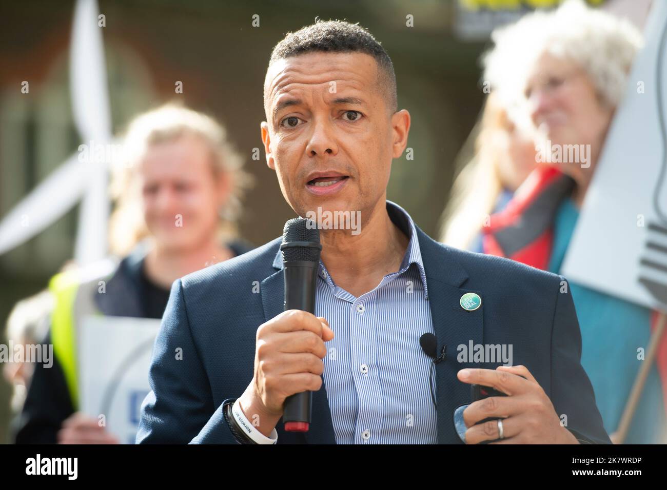 London, UK. 19 October 2022.. Clive Lewis MP speaks in Old Palace Yard, Westminster, calling on the government to give everyone a universal free amount of energy, paid for by ending fossil fuel subsidies, windfall taxes and higher tariffs on excessive energy use, to cover necessities such as heating, lighting and cooking. Photo: David Mirzoeff/Alamy Live News Stock Photo