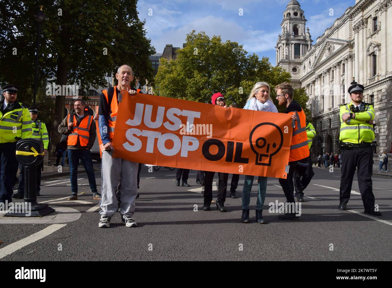 Fossil fuel licences hires stock photography and images Alamy