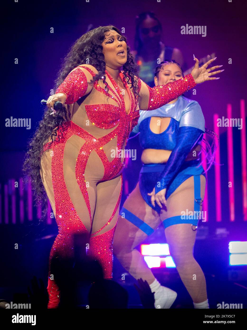https://c8.alamy.com/comp/2K7X5C7/october-18-2022-indianapolis-indiana-usa-singer-and-rapper-lizzo-performs-during-lizzo-the-special-tour-at-gainbridge-fieldhouse-on-october-18-2022-in-indianapolis-indiana-credit-image-lora-olivezuma-press-wire-2K7X5C7.jpg