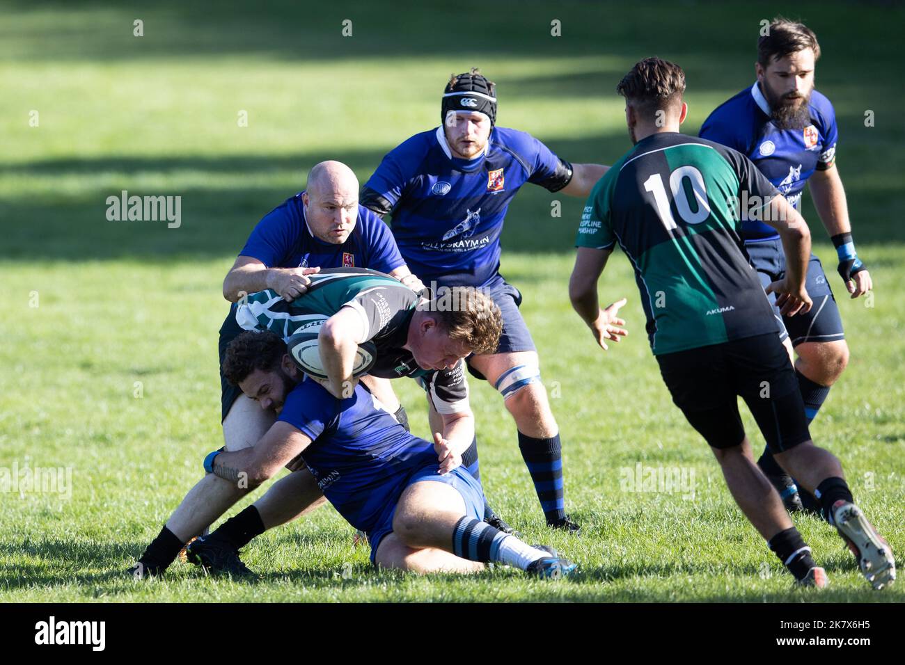 Rugby offside penalty hi-res stock photography and images - Alamy