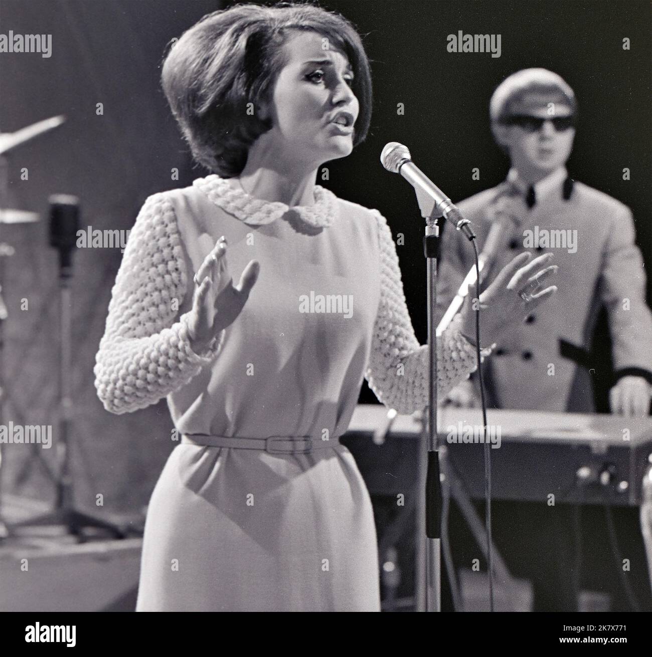 JULIE ROGERS English pop singer in October 1964. Photo: Tony Gale Stock Photo