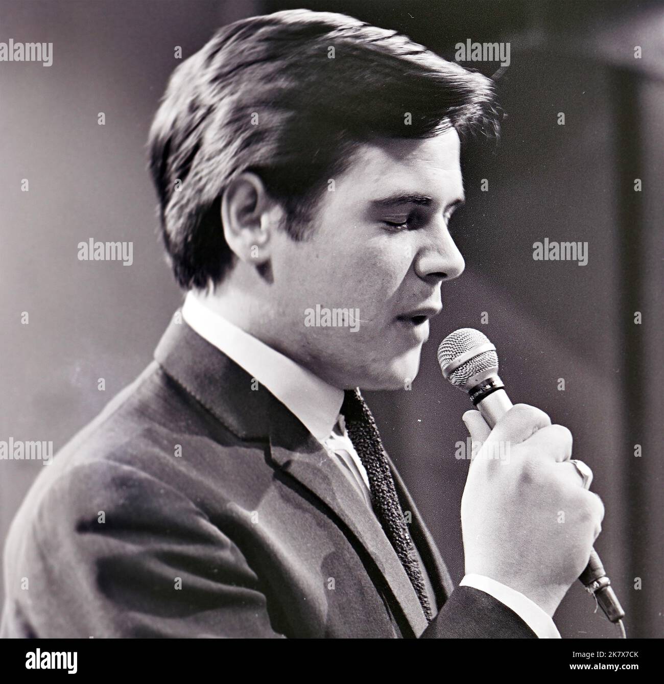 WAYNE GIBSON (1942-2004) English pop singer in  October 1964 Stock Photo