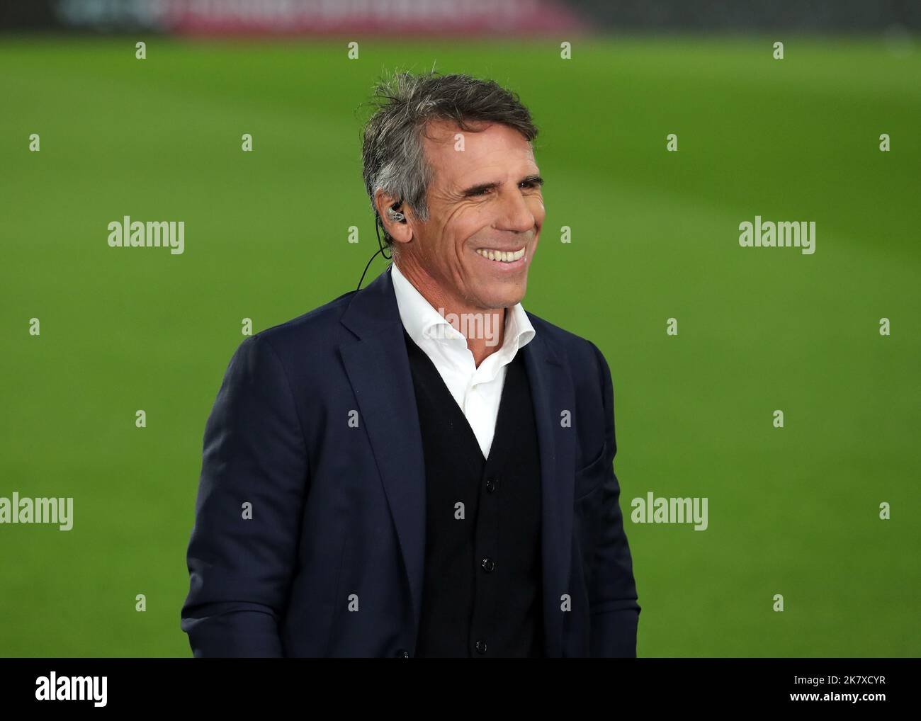 Gianfranco zola chelsea hi-res stock photography and images