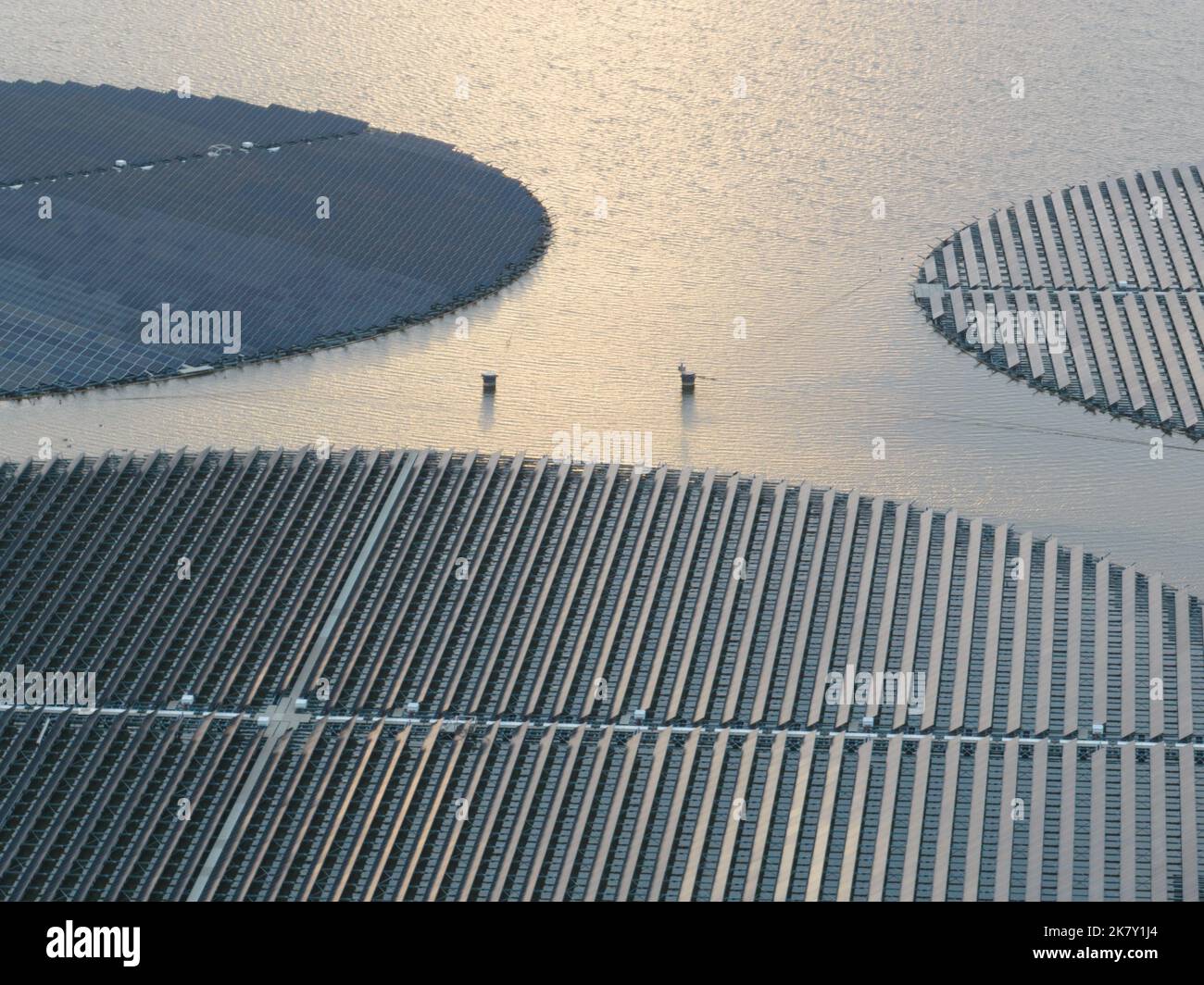 Floating rotating turnable solar panels. Large scale Sustainable energy