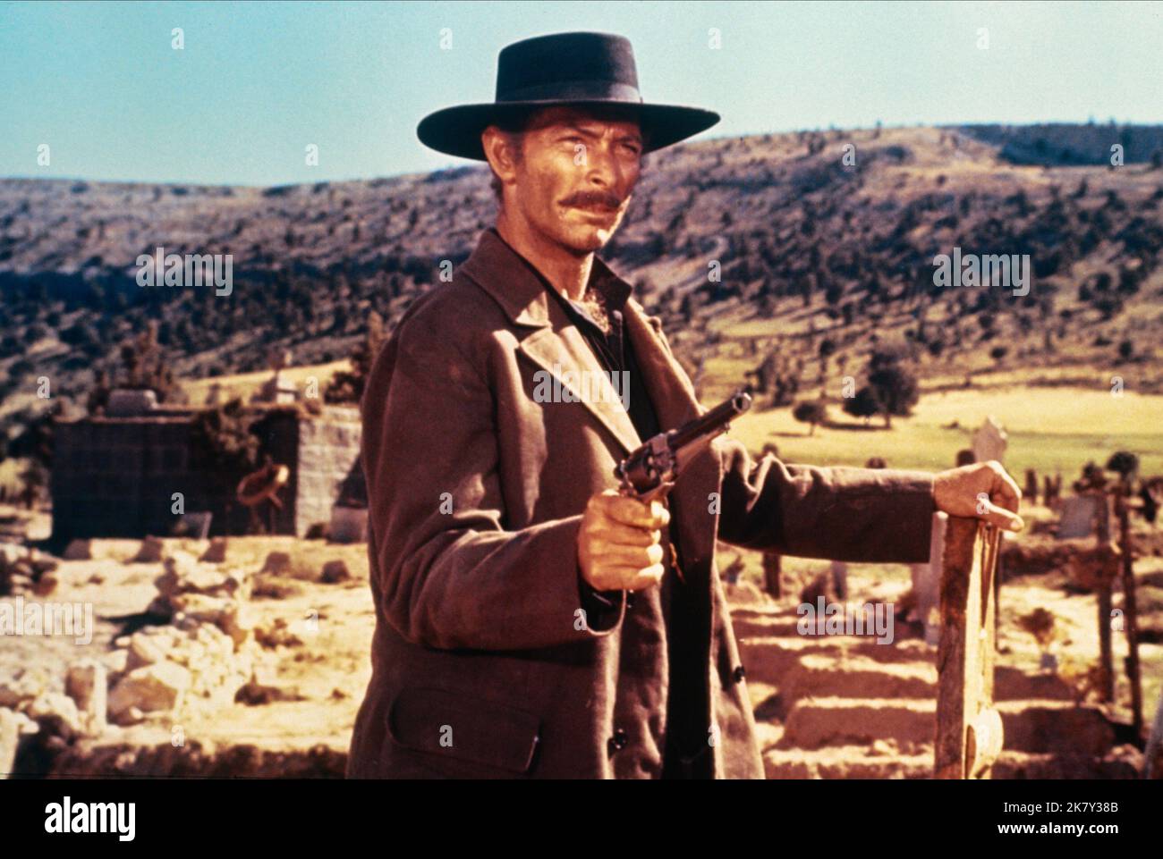Lee Van Cleef Film: The Good, The Bad And The Ugly; Il Buono, Il Brutto, Il Cattivo (IL BUONO) Characters: Sentenza  Il Brutto, Il Cattivo, It/E/De/Usa 1966, Director: Sergio Leone 23 December 1966   **WARNING** This Photograph is for editorial use only and is the copyright of UNITED ARTISTS and/or the Photographer assigned by the Film or Production Company and can only be reproduced by publications in conjunction with the promotion of the above Film. A Mandatory Credit To UNITED ARTISTS is required. The Photographer should also be credited when known. No commercial use can be granted without Stock Photo