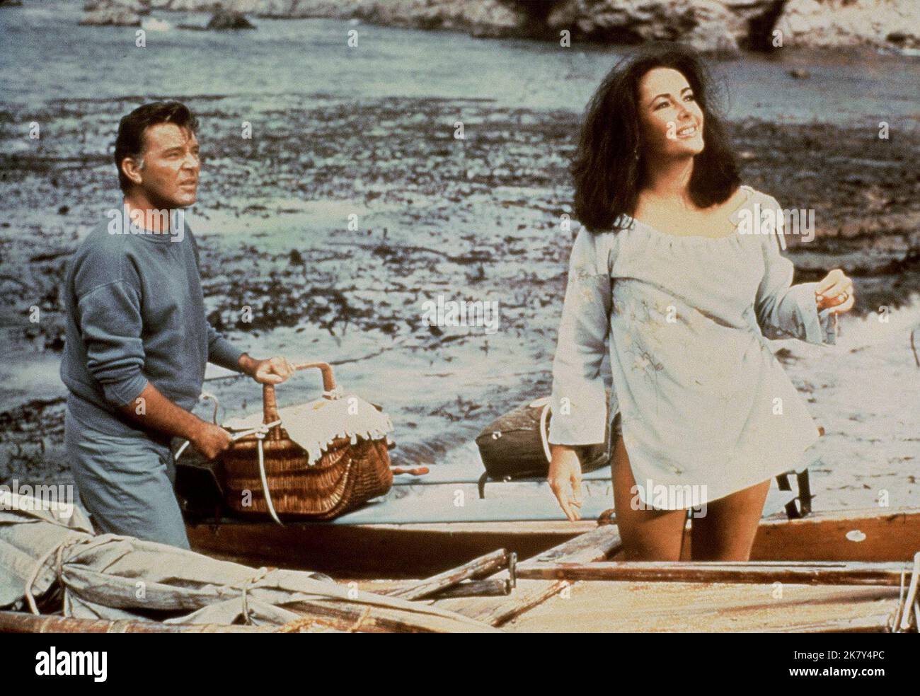 Richard Burton & Elizabeth Taylor Film: The Sandpiper (USA 1965)  Characters: Dr. Edward Hewitt & Laura Reynolds Director: Vincente Minnelli  23 June 1965 **WARNING** This Photograph is for editorial use only and