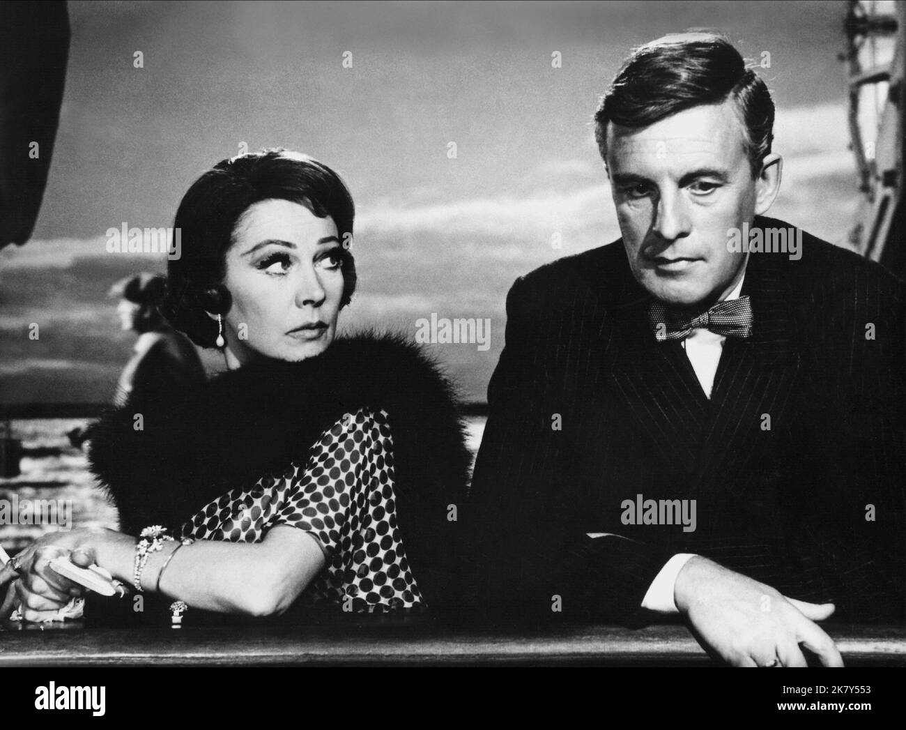 Vivien Leigh & Alf Kjellin Film: Ship Of Fools (USA 1965) Characters: Mary Treadwell & Freytag  Director: Stanley Kramer 29 July 1965   **WARNING** This Photograph is for editorial use only and is the copyright of COLUMBIA and/or the Photographer assigned by the Film or Production Company and can only be reproduced by publications in conjunction with the promotion of the above Film. A Mandatory Credit To COLUMBIA is required. The Photographer should also be credited when known. No commercial use can be granted without written authority from the Film Company. Stock Photo