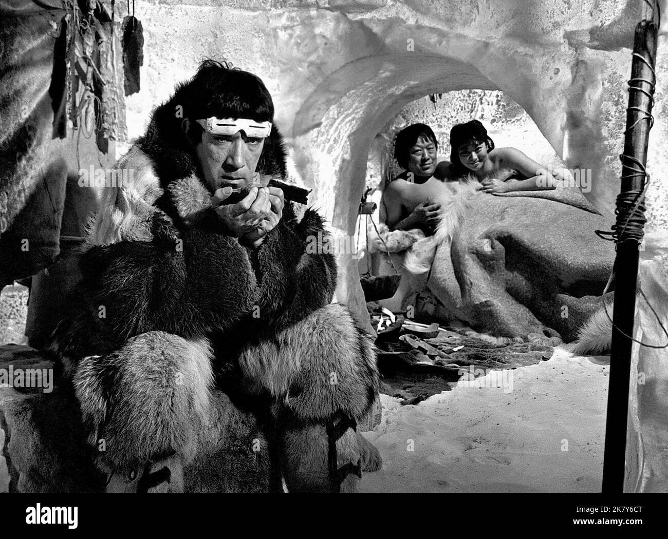 Anthony Quinn Film: The Savage Innocents (1960) Characters: Inuk  Director: Nicholas Ray 01 March 1960   **WARNING** This Photograph is for editorial use only and is the copyright of PARAMOUNT and/or the Photographer assigned by the Film or Production Company and can only be reproduced by publications in conjunction with the promotion of the above Film. A Mandatory Credit To PARAMOUNT is required. The Photographer should also be credited when known. No commercial use can be granted without written authority from the Film Company. Stock Photo