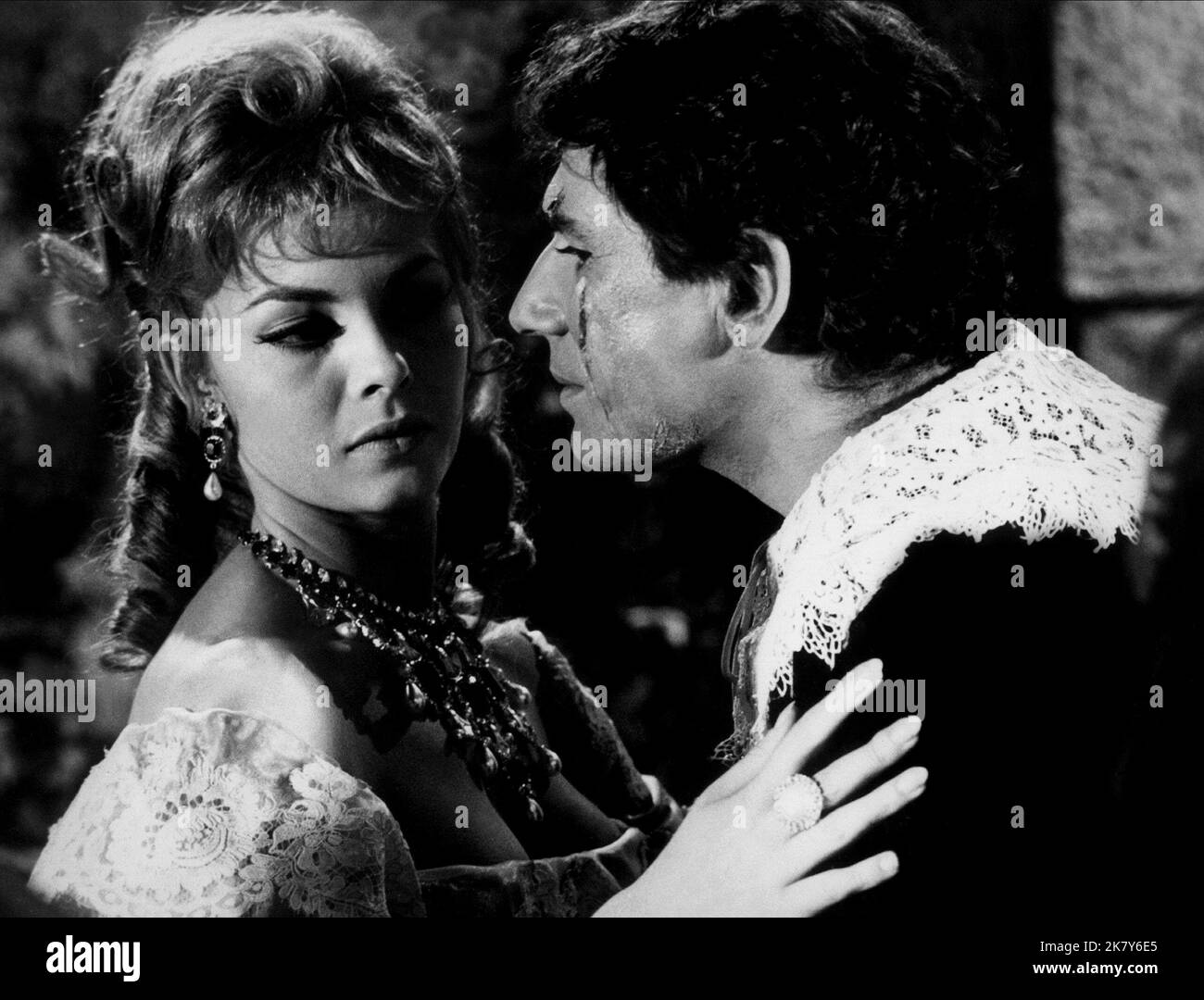 Michele Mercier, Robert Hossein Film: Angelique, Marquise Des Anges (ANGÉLIQUE)   Marquise Des Anges, (Fr 1964) Director: Bernard Borderie 08 December 1964   **WARNING** This Photograph is for editorial use only and is the copyright of FRANCO FILM and/or the Photographer assigned by the Film or Production Company and can only be reproduced by publications in conjunction with the promotion of the above Film. A Mandatory Credit To FRANCO FILM is required. The Photographer should also be credited when known. No commercial use can be granted without written authority from the Film Company. Stock Photo