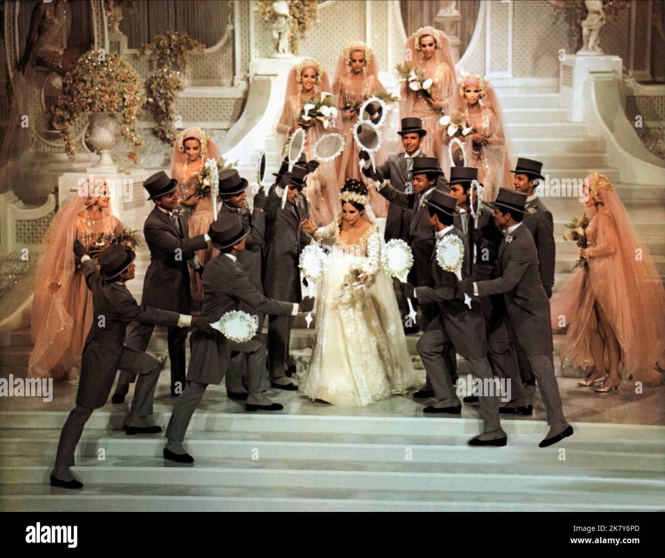 Barbra Streisand Film: Funny Girl (USA 1968) Characters: Fanny Brice  Director: William Wyler 18 September 1968   **WARNING** This Photograph is for editorial use only and is the copyright of COLUMBIA and/or the Photographer assigned by the Film or Production Company and can only be reproduced by publications in conjunction with the promotion of the above Film. A Mandatory Credit To COLUMBIA is required. The Photographer should also be credited when known. No commercial use can be granted without written authority from the Film Company. Stock Photo