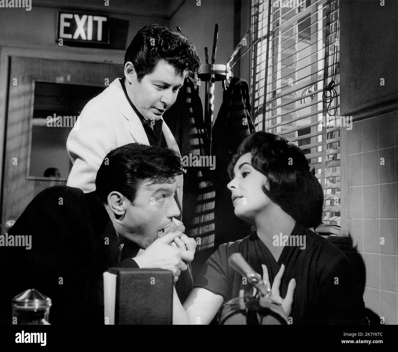 Eddie Fisher, Laurence Harvey & Elizabeth Taylor Film: Butterfield 8 (1969) Characters: Steve Carpenter,Weston Liggett & Gloria Wandrous  Director: Daniel Mann 04 November 1960   **WARNING** This Photograph is for editorial use only and is the copyright of MGM and/or the Photographer assigned by the Film or Production Company and can only be reproduced by publications in conjunction with the promotion of the above Film. A Mandatory Credit To MGM is required. The Photographer should also be credited when known. No commercial use can be granted without written authority from the Film Company. Stock Photo