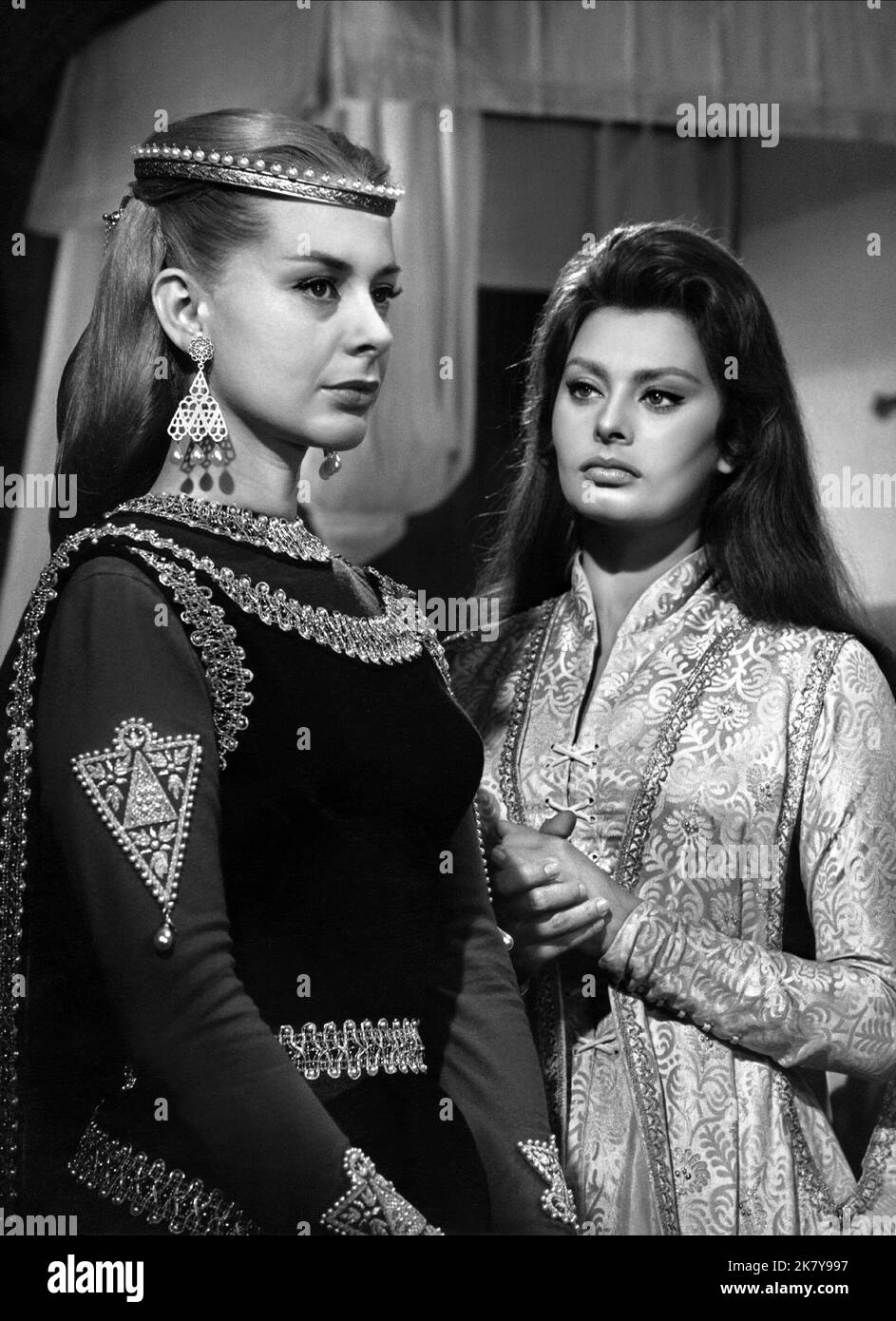 Genevieve Page & Sophia Loren Film: El Cid (USA/IT 1961) Characters: Princess Urraca (as Genevieve Page), Jimena  Director: Anthony Mann 24 October 1961   **WARNING** This Photograph is for editorial use only and is the copyright of ALLIED ARTISTS and/or the Photographer assigned by the Film or Production Company and can only be reproduced by publications in conjunction with the promotion of the above Film. A Mandatory Credit To ALLIED ARTISTS is required. The Photographer should also be credited when known. No commercial use can be granted without written authority from the Film Company. Stock Photo