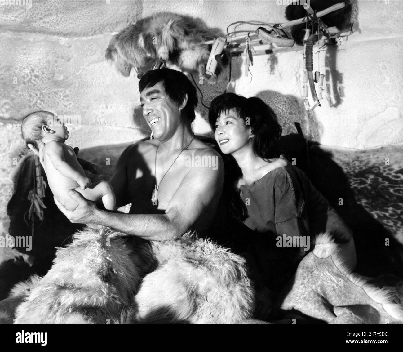 Anthony Quinn & Yoko Tani Film: The Savage Innocents (1963) Characters: Inuk, Asiak  Director: Nicholas Ray 01 March 1960   **WARNING** This Photograph is for editorial use only and is the copyright of PARAMOUNT and/or the Photographer assigned by the Film or Production Company and can only be reproduced by publications in conjunction with the promotion of the above Film. A Mandatory Credit To PARAMOUNT is required. The Photographer should also be credited when known. No commercial use can be granted without written authority from the Film Company. Stock Photo