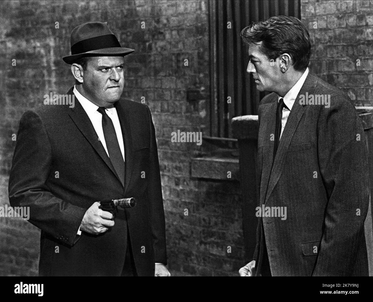 Jack Weston & Gregory Peck Film: Mirage (1965) Characters: Lester, David Stillwell  Director: Edward Dmytryk 26 May 1965   **WARNING** This Photograph is for editorial use only and is the copyright of UNIVERSAL and/or the Photographer assigned by the Film or Production Company and can only be reproduced by publications in conjunction with the promotion of the above Film. A Mandatory Credit To UNIVERSAL is required. The Photographer should also be credited when known. No commercial use can be granted without written authority from the Film Company. Stock Photo